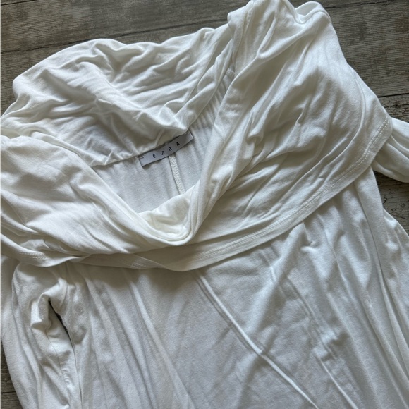 White Dress in size small - Picture 2 of 3